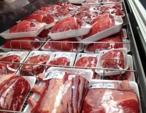 اعطای یارانه به تولید داخل به‌جای سیاست غلط واردات گوشت