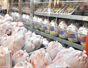 حداکثر قیمت مرغ گرم ۹۰ هزار تومان/ شرایط تولید مناسب است